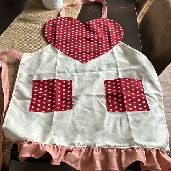 Apron - Picture 2 of 7